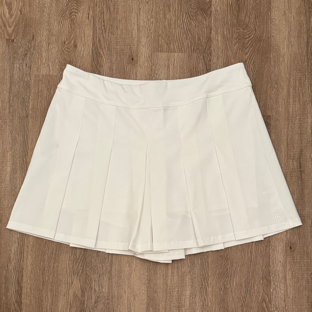 NWOT Lilly Pulitzer Luxletic Women's White Pleated Frazer Shorts - Size 14